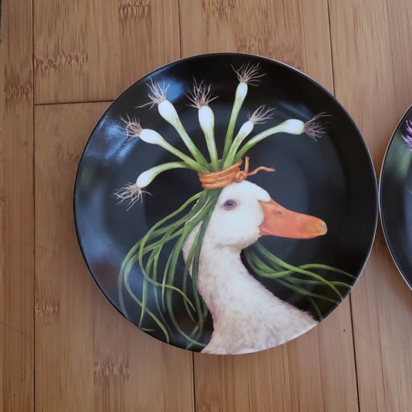 2 Vicki Sawyer Plates Whimsical Unique Duck Finch - Picture 2 of 4